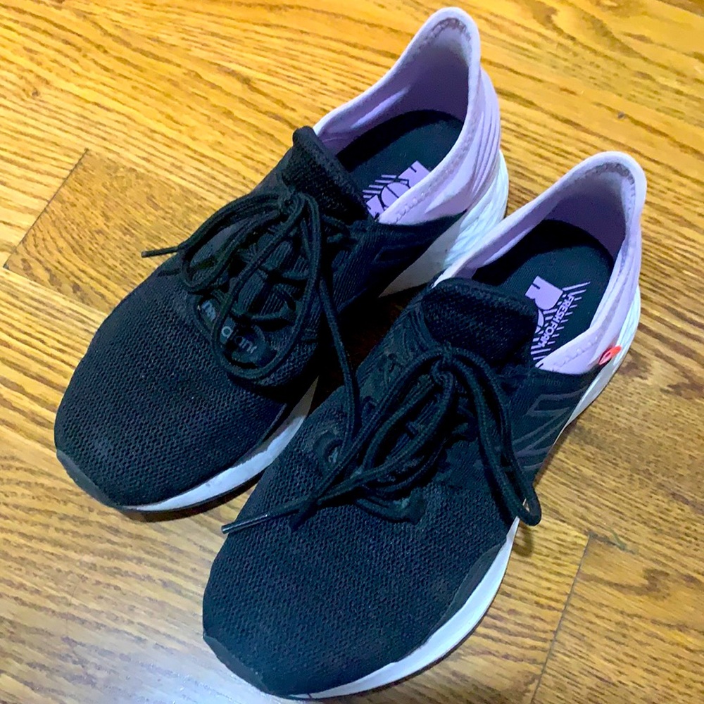 New Balance Fresh Foam Roav Sz 8.5 Ladies